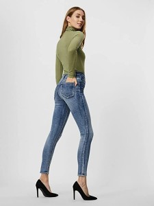 9cb08563b1a32459e26c48ea9e1dfa3e.jpg