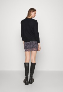 866c933ab29d7cf3a4ad7032daf5c2ca.jpg