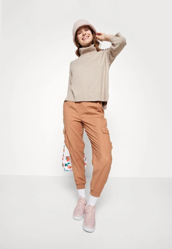 886a3cbeff2cc76a5a5ba1663f29e05f.jpg