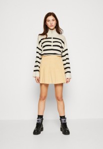 048fa871eb15dea7069cb2d7bb473c02.jpg