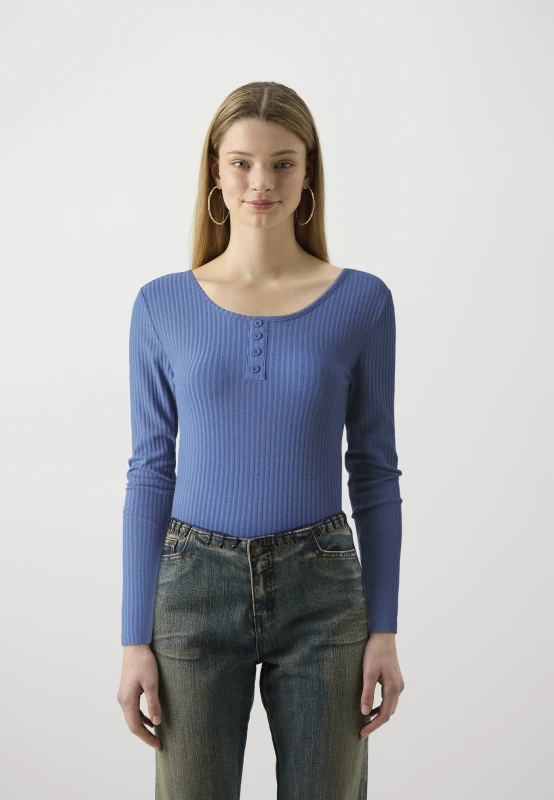 eb98870c2aa2476b613f227dc09e880f.jpg
