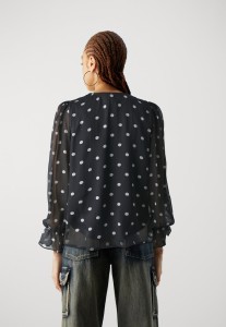7e72e4448bd72102de76d7b466cd7d00.jpg