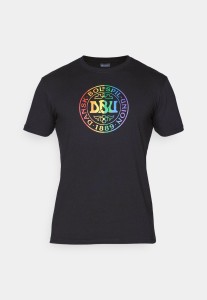 d3d31a1b30d06d36b3931eab6003433c.jpg