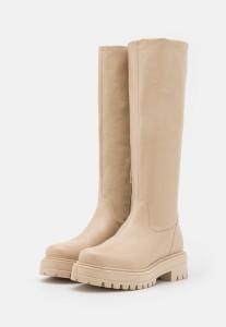 d74f48a992a69e8d463b527e3aa7adec.jpg