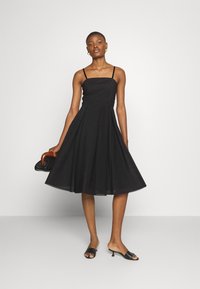 40ba8095d20c3916e1b7ebef1793a750.jpg