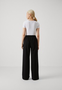 23b40d6556ba1e98ae884457d3ab6a78.jpg