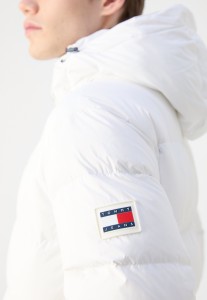 9f9a5901a4a4427ecaf61cc954e0ee73.jpg