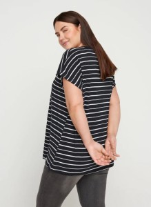 22576355_1.jpg