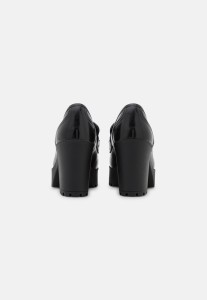 05dd7a828b8ef8c5c4de2c50add32f1f.jpg