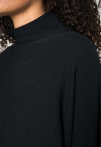 24606371_4.jpg