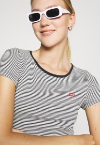 62038f00e8af8e48ee356e1d75bf1726.jpg