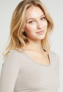 25044990_3.jpg