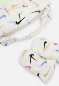 420b7fd443202fd42c81783b3c0192c4.jpg