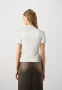 a33e1d51b7bfebf0a960f9ff8a3c797d.jpg