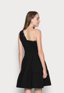 21942a14f5b30297d59e3395945407bf.jpg
