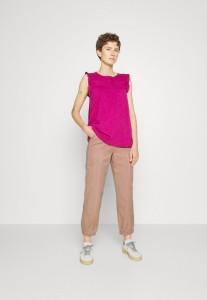 a6d6a29981a049fab188a7e7aad47682.jpg