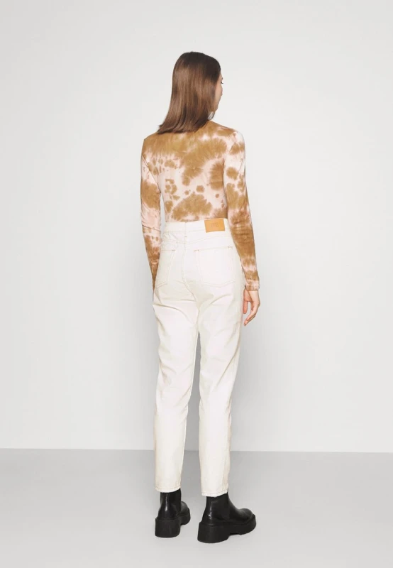 17571917_2.jpg