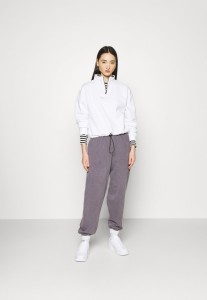 18051176_1.jpg