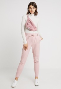 79ef53b867017c43926ca6a16d8a4be9.jpg