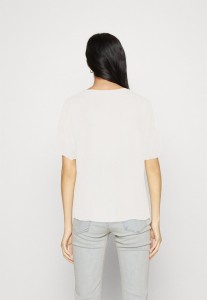 05cc20940ef9bbd3219015cc2b064a57.jpg