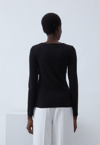 cbd829540e7f222d7b928d88bae140d6.jpg