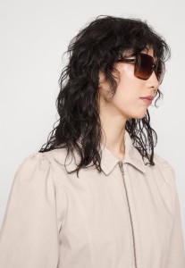 a1f46c067a0275043acfed60b60bfb55.jpg