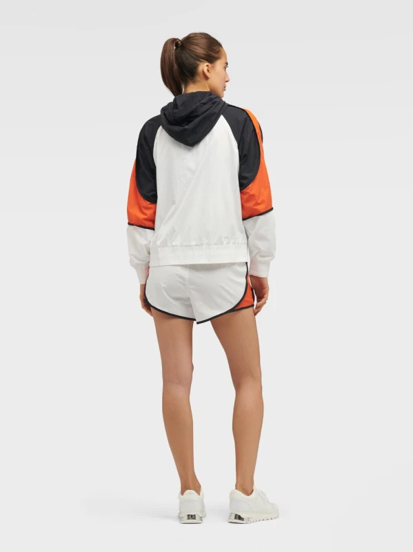 21784323_5.jpg