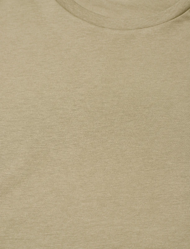 22119176_2.jpg