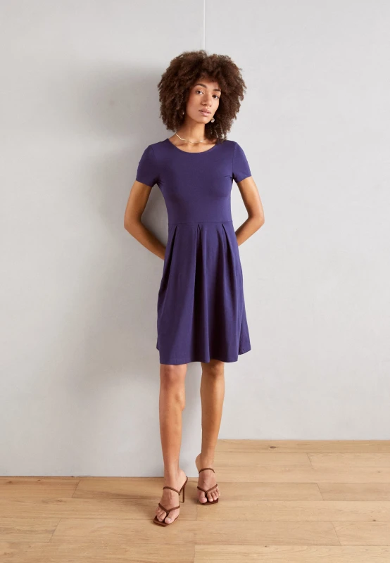 a34fca3b08015f09ae6cbd6e1ad62720.jpg