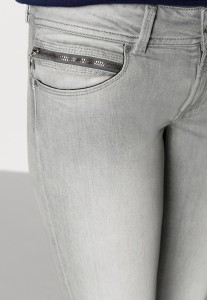 22509596_4.jpg