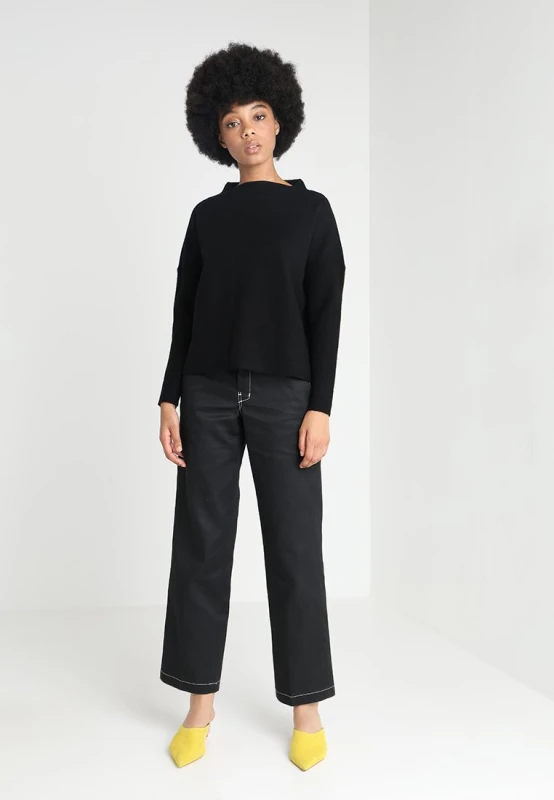23562406_1.jpg