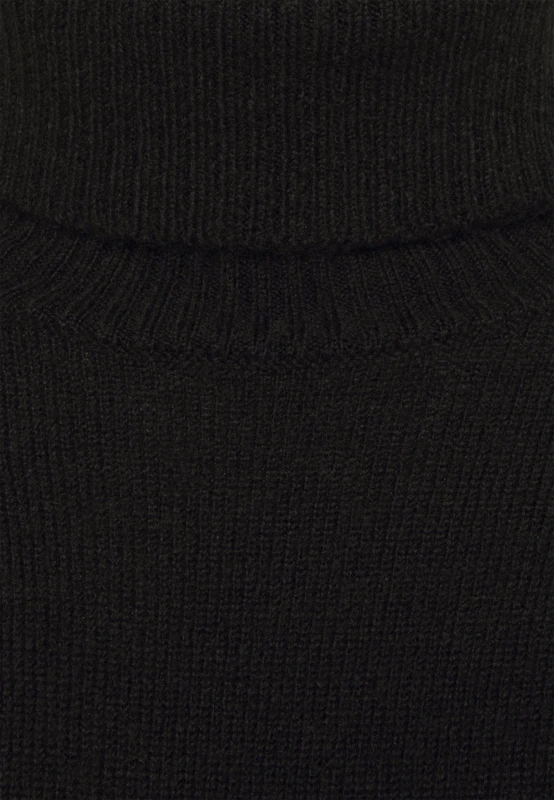 23750167_2.jpg