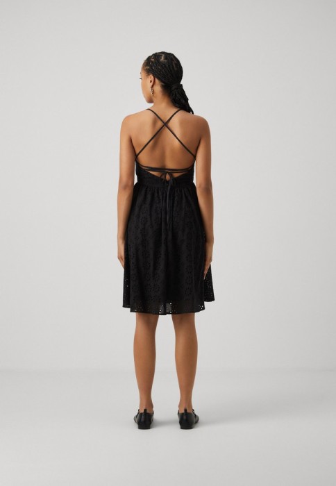 a2bfd41ba95c837dd11f1a4123b2ad97.jpg