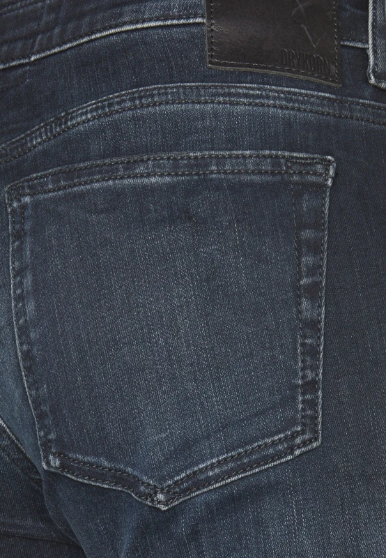 d0f83098ae1b82e630d186fd8fedc428.jpg