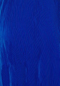 e8d8cb377f525ccdde296fa06bb88ff6.jpg