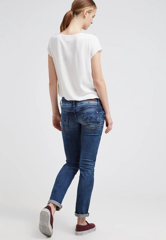 b75306b5ba064cdaf838c45b471ef7b3.jpg