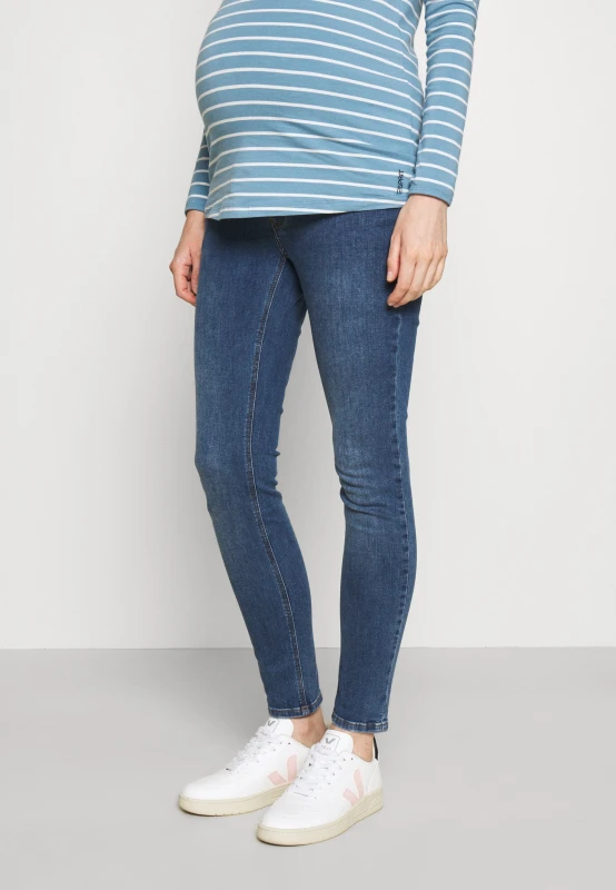 05baf6f8167e2416f4c5b4ee01017610.jpg