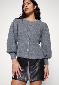 ab74ec31ad52e12a611aa4a6b894fba4.jpg