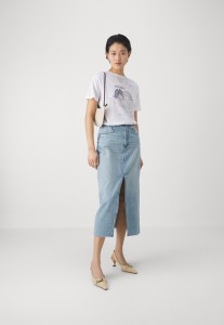 2a4aa90ad9eab86b40e38f82acae8ac0.jpg