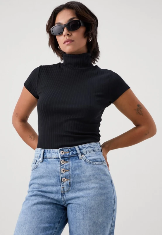 718b468d662d136c4e9e2ec905a6e20f.jpg