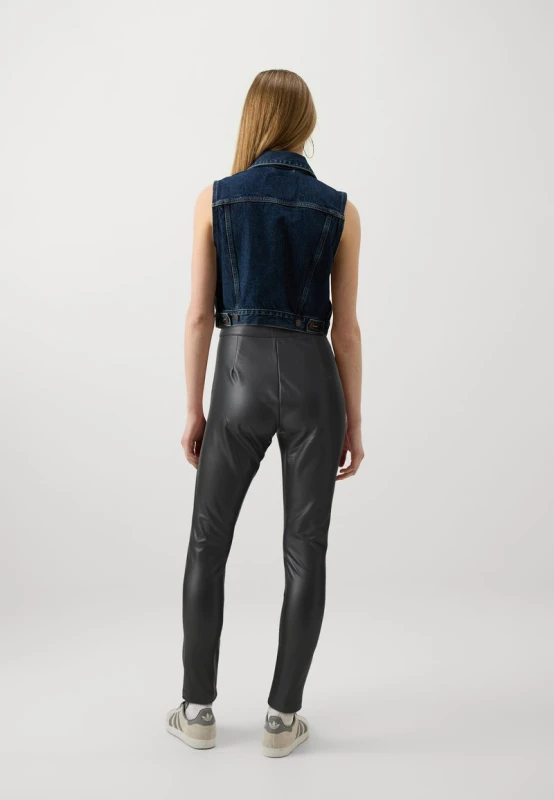 24b0d1a6274ac856a53fef54c8e5cd02.jpg