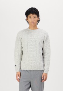 ce0a96a702ad575a6647ce2a83fa9c30.jpg