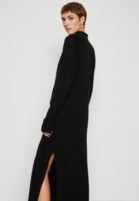 36fd05605acc68b0806d194a6b1e78a4.jpg