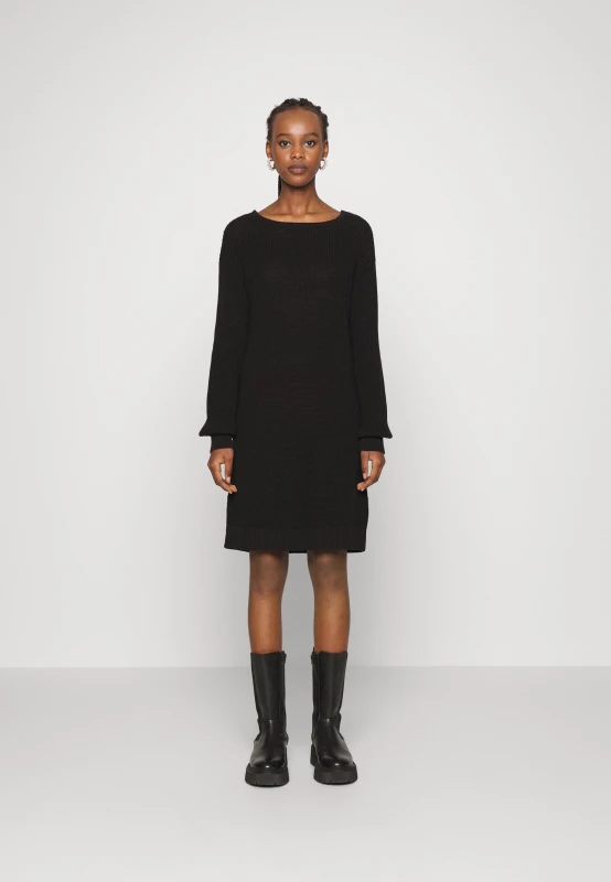 d40a218ca4d4162e1d1b2cd9a2804697.jpg