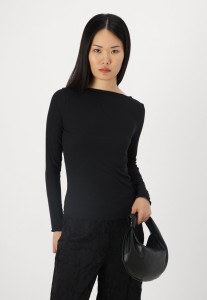 ef77047ae1d5a0047a6c78bda78c4466.jpg