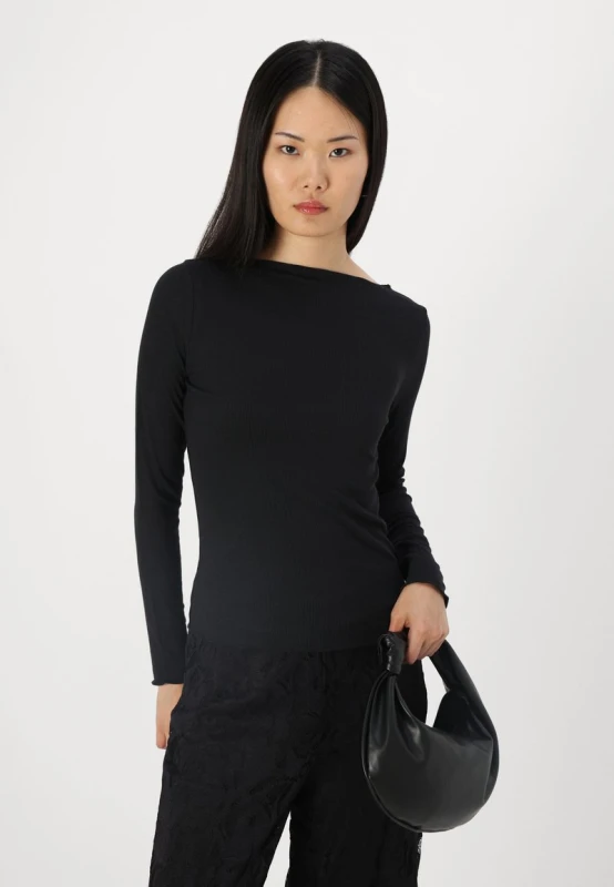 ef77047ae1d5a0047a6c78bda78c4466.jpg