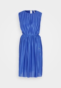 c49f42e3cab24427d378f53e7d8b944b.jpg