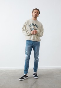 37cf873822f7cb8727cc956e81b4a36c.jpg