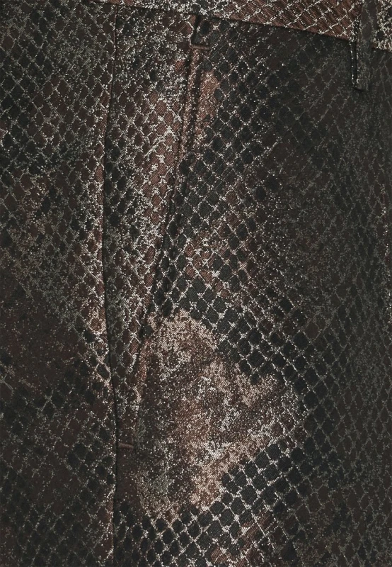 25234651_12.jpg