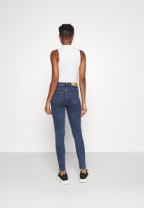 2c750448f41ee408e4a34a5547012558.jpg